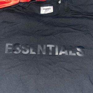 Essential ( Fear of God ) T shirt X LARGE ( MEN SIZING )